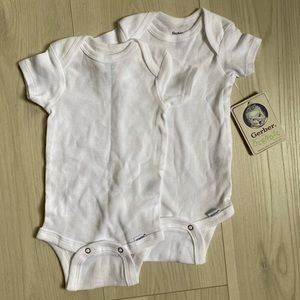 NWT Two Gerber Organic Onesies 0-3 months